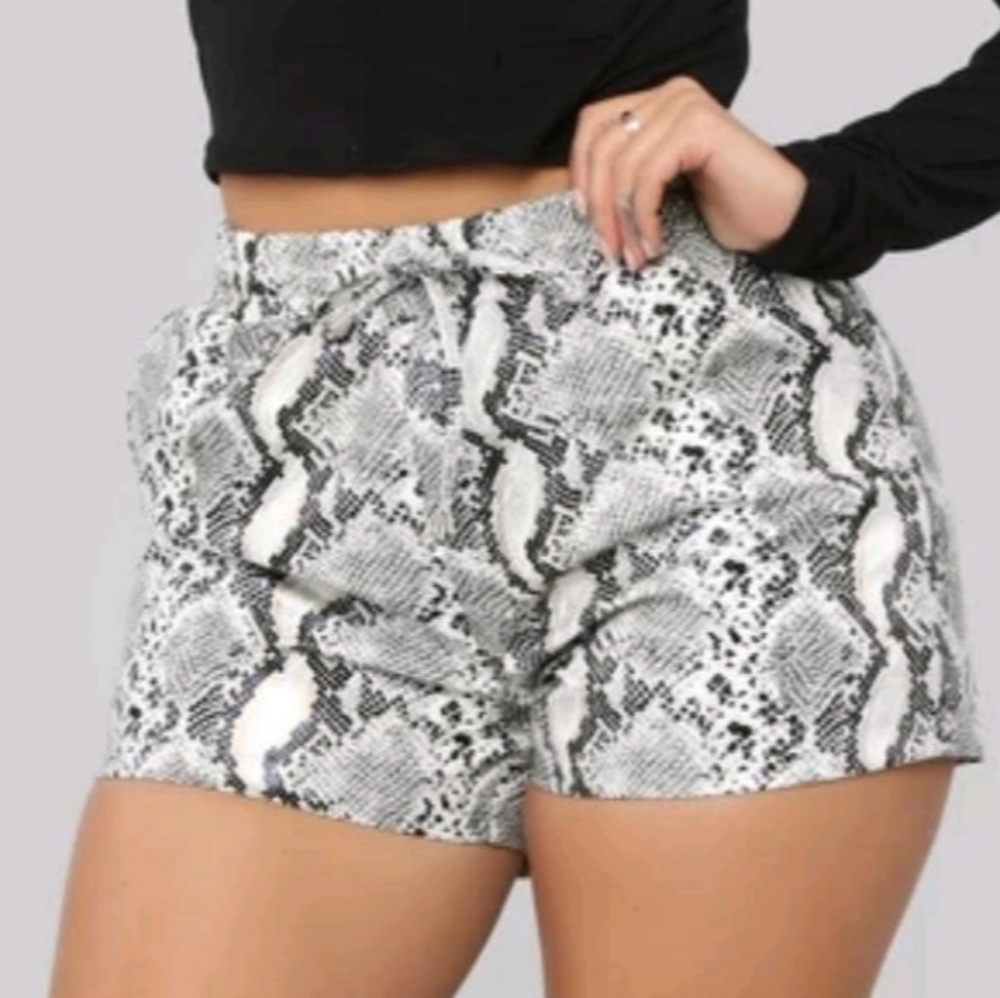 Snake Print Shorts L